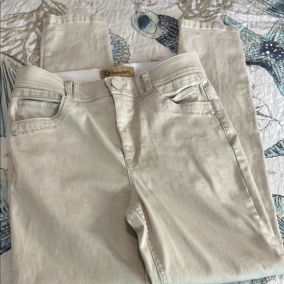 Democracy Cream Colored Skinny Jeans - Picture 1 of 7